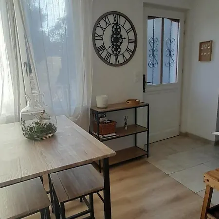 Le Petit De La Butte Hébergement de vacances Gourdon