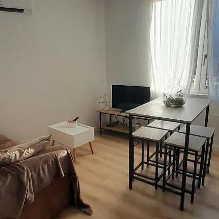 Le Petit De La Butte Nyaraló Gourdon-en-quercy