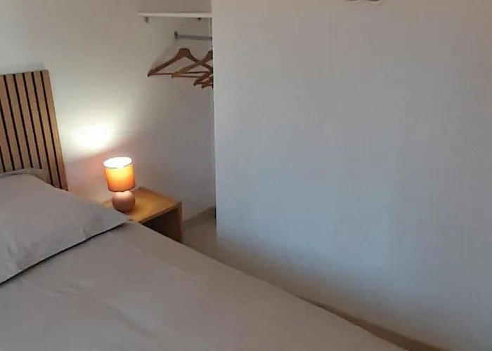 Le Petit De La Butte